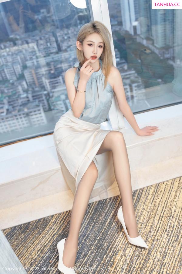   [XiuRen]高清写真图 2023.10.12 No.7500 沈青黛 长裙美腿第19张图片